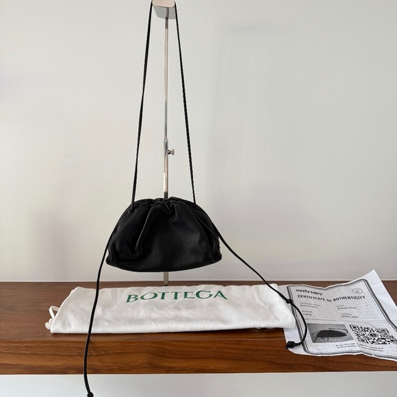 Bottega Veneta Smooth Pouch in Black - Picture 1 of 14